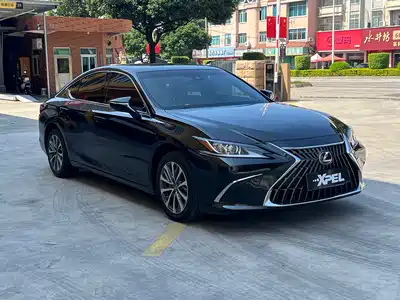 Lexus ES 2022