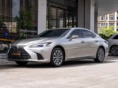 Lexus ES 2025