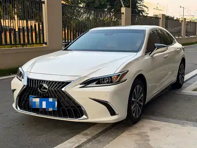 Lexus ES 2024