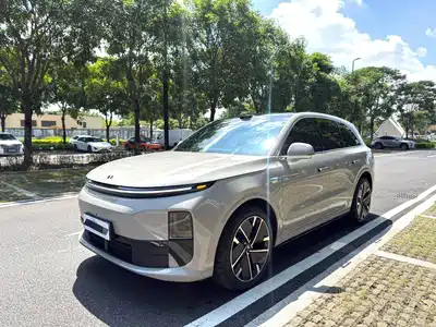 Li Auto L6 2025