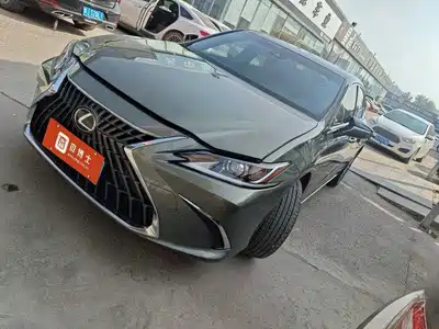 Lexus ES 2024