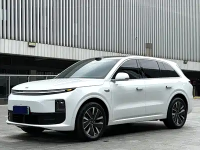 Li Auto L6 2025