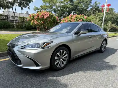 Lexus ES 2019