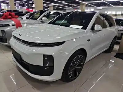 Li Auto L6 2025