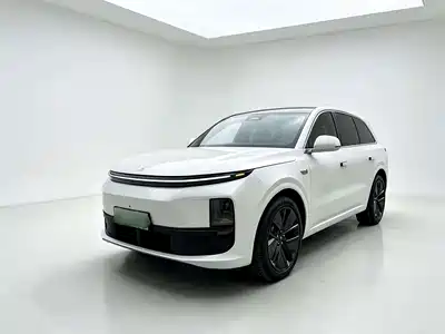 Li Auto L6 2025