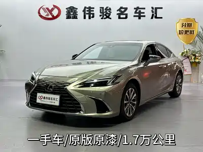 Lexus ES 2025