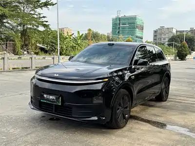 Li Auto L6 2025