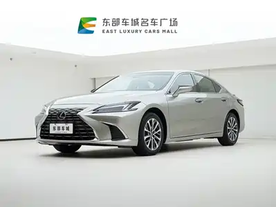 Lexus ES 2025