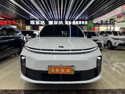 Li Auto L6 2025