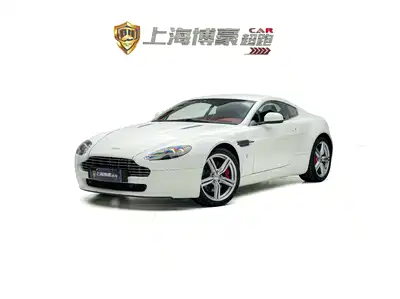 Aston Martin V8 Vantage 2012