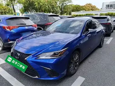 Lexus ES 2019
