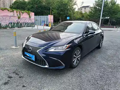 Lexus ES 2020