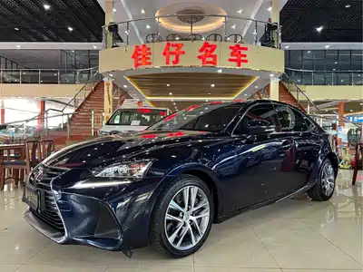 Lexus IS 2018
