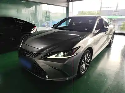 Lexus ES 2020