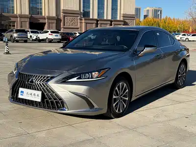 Lexus ES 2023