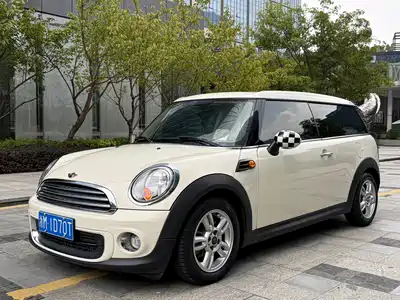 MINI CLUBMAN 2014