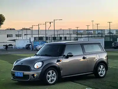MINI CLUBMAN 2014