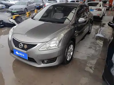 Nissan Tiida 2013