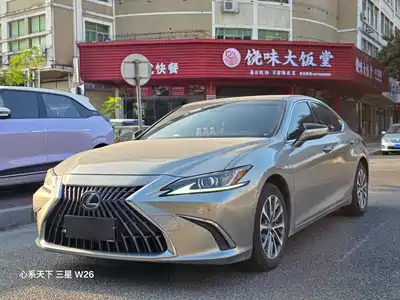 Lexus ES 2024