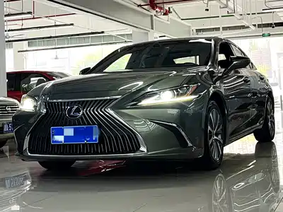 Lexus ES 2020
