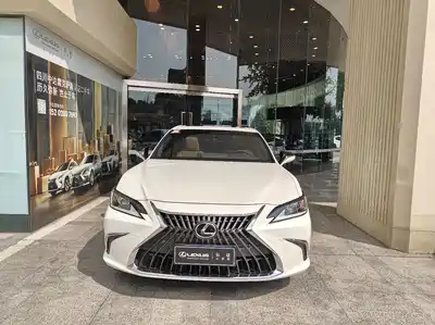 Lexus ES 2024