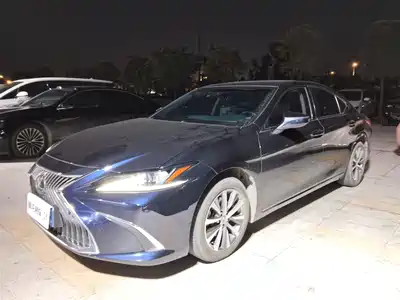 Lexus ES 2021