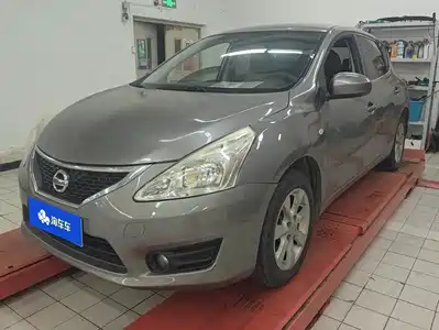 Nissan Tiida 2015