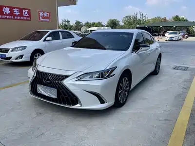 Lexus ES 2024