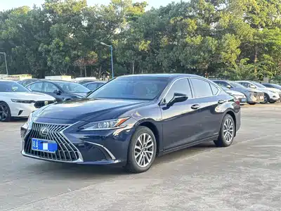 Lexus ES 2022