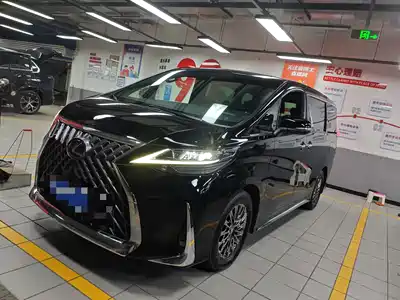 Lexus LM 2022
