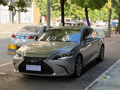Lexus ES 2019
