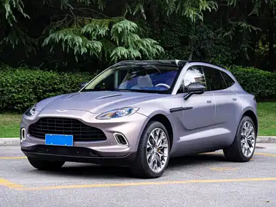 Aston Martin DBX 2021