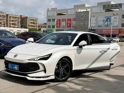 MG MG7 2025