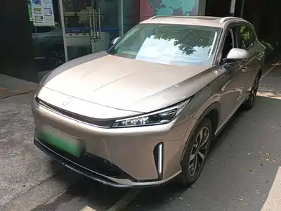 Roewe D5X DMH 2025