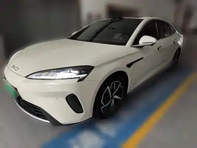 BYD Seal 07 DM-i 2025