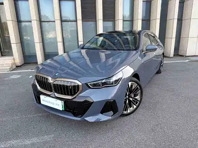 BMW i5 2025