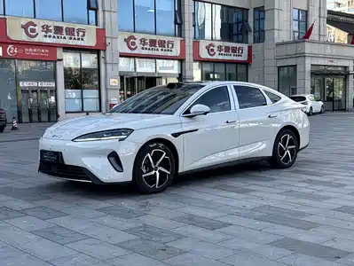 BYD Seal 07 DM-i 2025