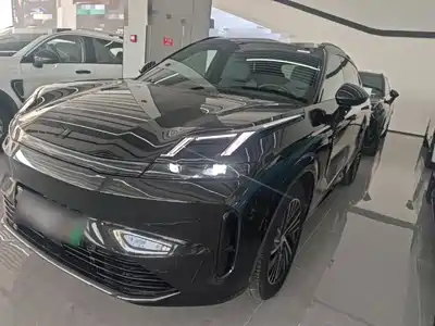 Lynk & Co 08 EM-P 2024