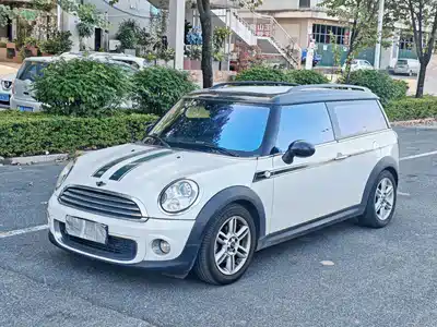 MINI CLUBMAN 2014