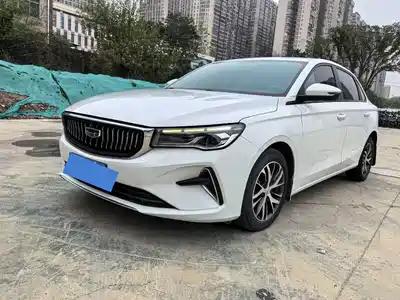 Geely Emgrand 2022