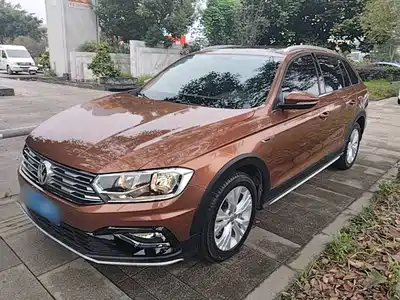 Volkswagen C-TREK 2017