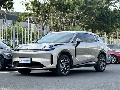 Lynk & Co 08 EM-P 2024