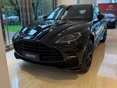 Aston Martin DBX 2024