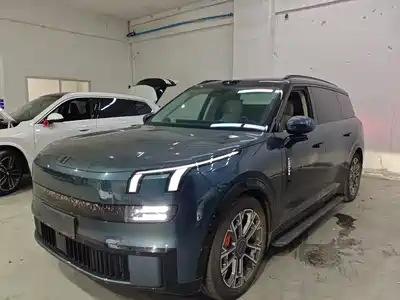 Lynk & Co 900 2025