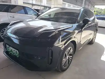 Lynk & Co 08 EM-P 2024