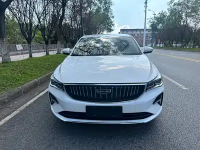 Geely Emgrand 2022