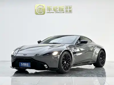 Aston Martin V8 Vantage 2021