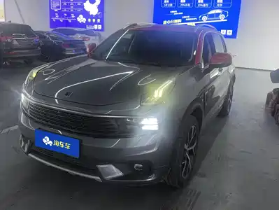 Lynk & Co 01 EM-P 2020
