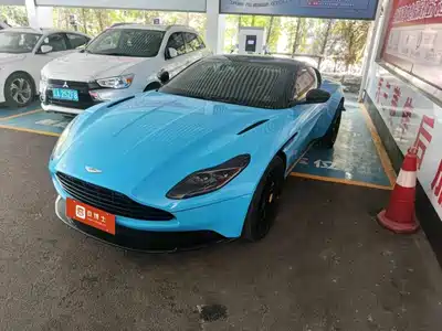 Aston Martin DB11 2019