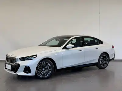 BMW 5 Series (Import) 2025